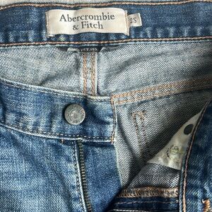 Abercrombie & Fitch Women’s Jeans MADISON Size‎ 2S Color Blue Distressed